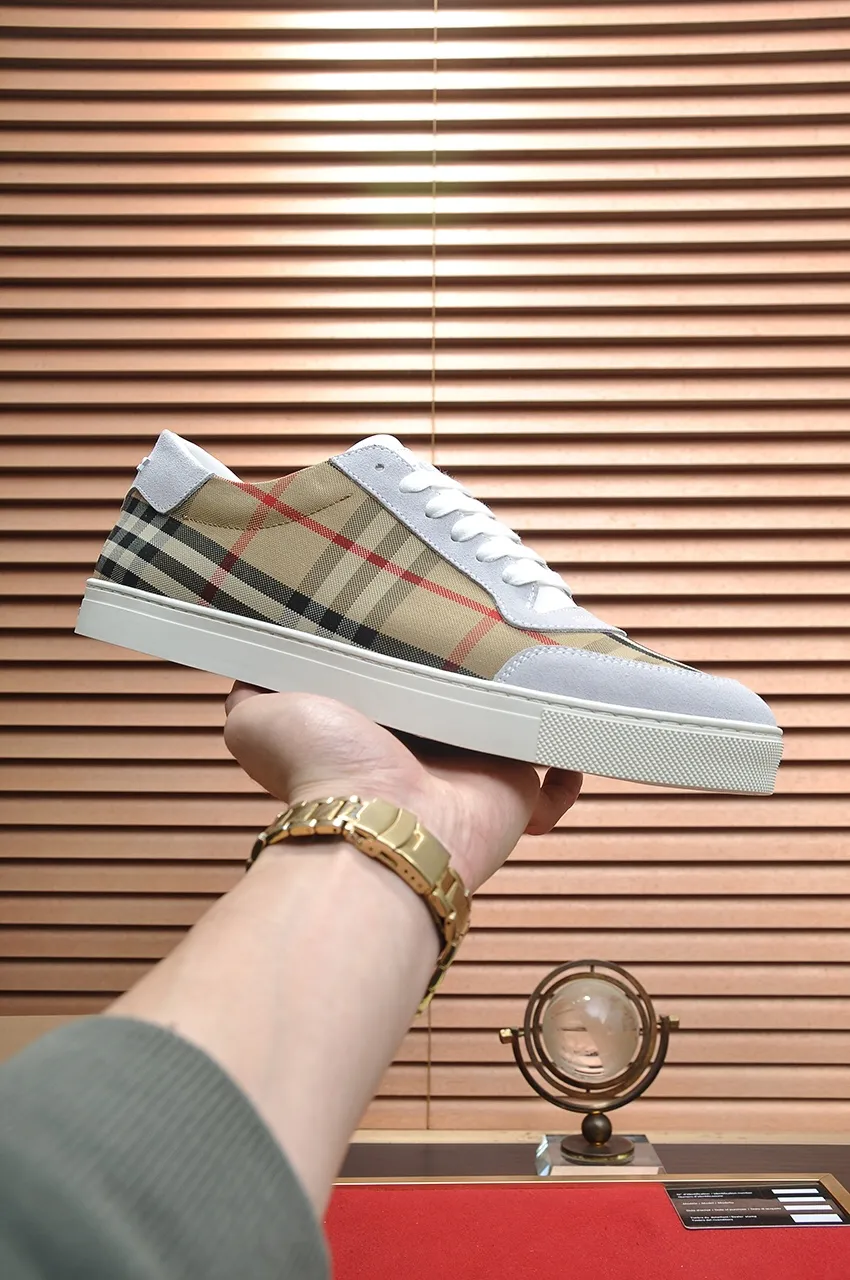 Men's shoes💰480💶[Burberry] (cowhide lining) classic low-top sneakers｜Imported cowhide with classic plaid fabric｜Cow leather lining｜Original outsole｜Fine workmanship and comfortable to wear Size: 38-44 (customized at 45)
